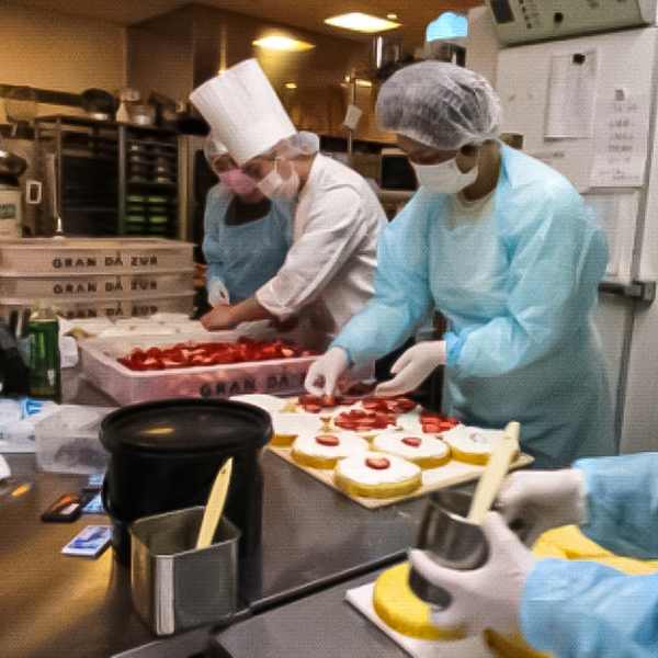 施設外作業_ケーキ屋ケーキ制作_就労継続支援B型事業所SU